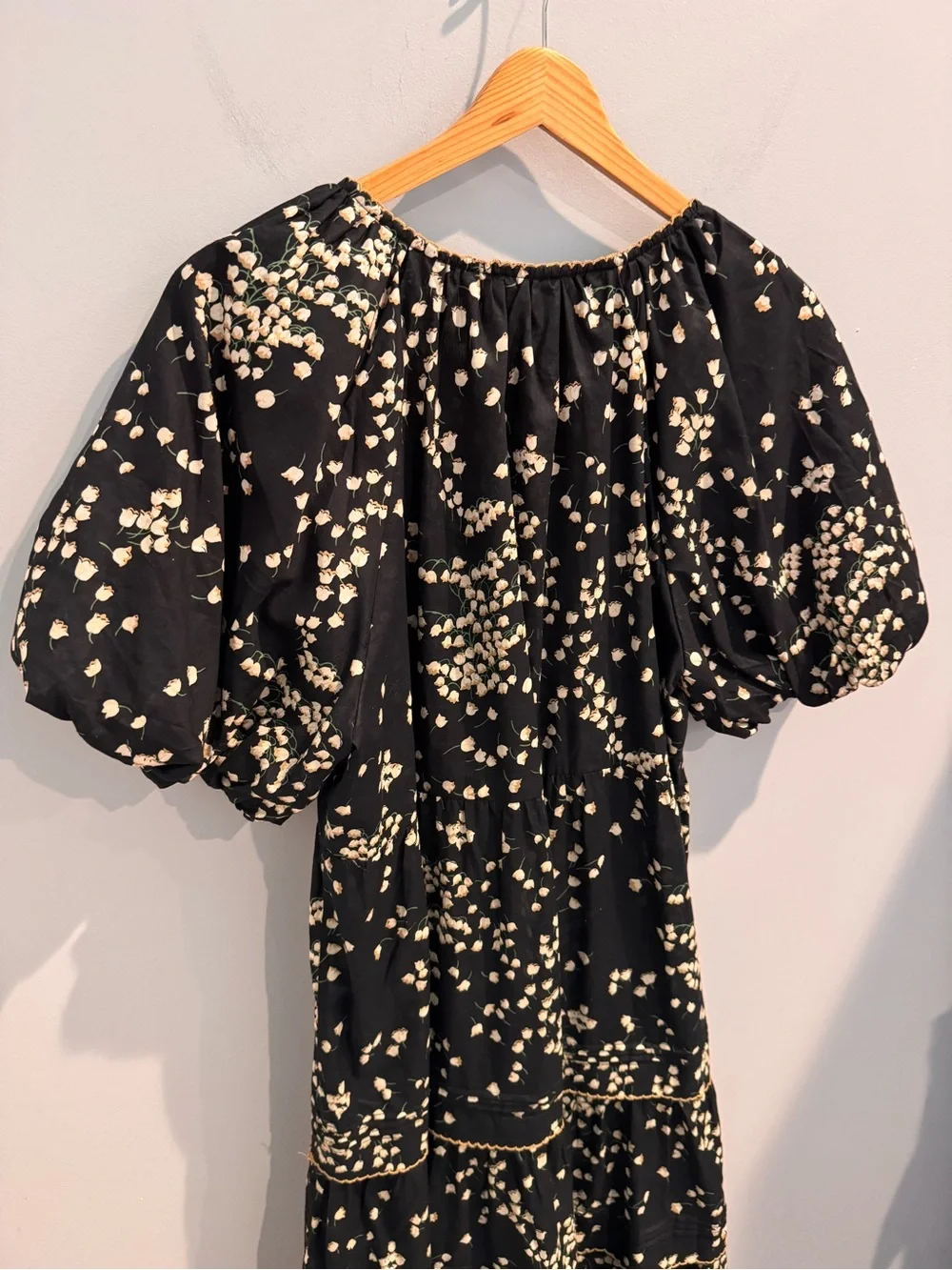 NEW Tuckernuck Mimi Tossed Floral Midi Dress in Black, Size L